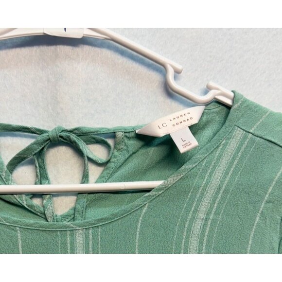 Lauren Conrad Seafoam Horizontal Stripe Short Sleeve Tie Back Blouse Size Large - Picture 2 of 6